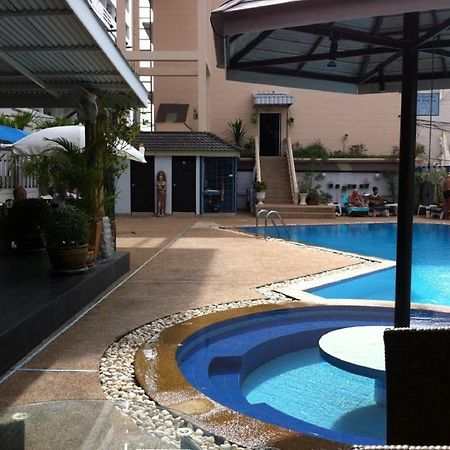 Marina Inn Патая Екстериор снимка